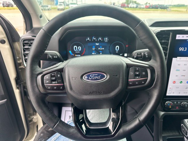 Used 2025 Ford Ranger Lariat w/ Black Appearance Package RWD image 38