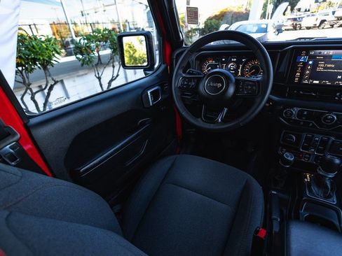 Used 2024 Jeep Wrangler Unlimited Rubicon image 20