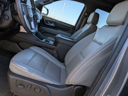 Used 2022 GMC Yukon SLT w/ SLT Premium Package image 15