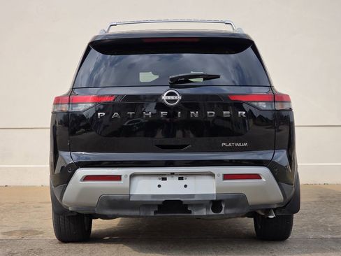 Used 2024 Nissan Pathfinder Platinum image 4