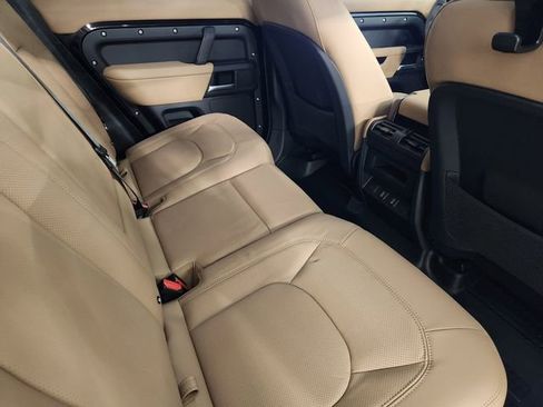 New 2026 Land Rover Defender 110 X-Dynamic SE image 31