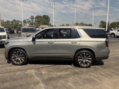 Used 2025 Chevrolet Tahoe High Country AWD/4WD image 4