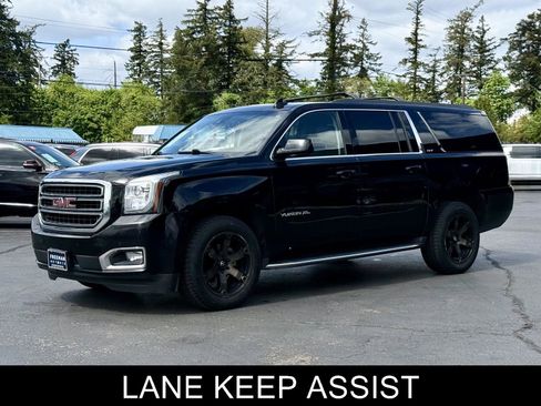 Used 2016 GMC Yukon XL SLT w/ Open Road Package AWD/4WD image 4