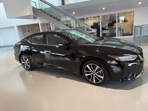 Used 2023 Nissan Maxima SV w/ Floor Mat Group image 4