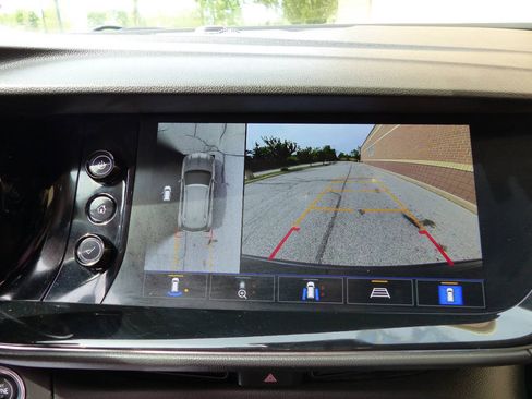 Used 2023 Buick Envision Avenir AWD/4WD image 34