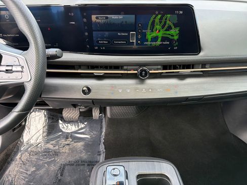 Used 2023 Nissan Ariya FWD image 17