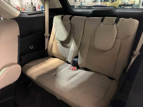 Used 2023 Ford Explorer XLT image 10