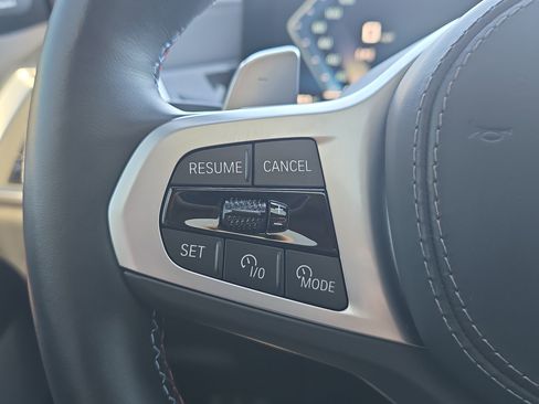 Used 2025 BMW X7 M60i w/ Executive Package image 23