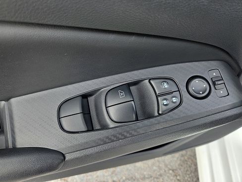 Used 2024 Nissan Altima 2.5 S image 14