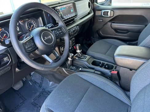 Used 2026 Jeep Wrangler Unlimited Sport AWD/4WD image 10
