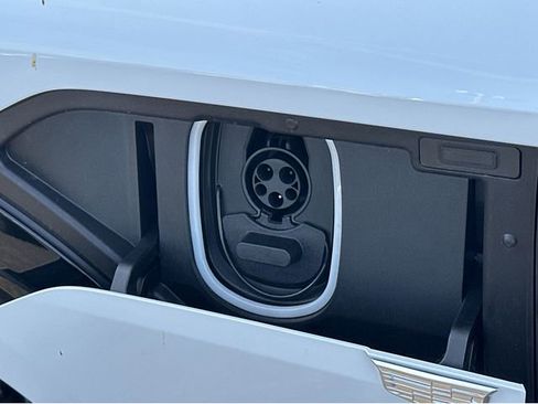 New 2026 Cadillac Lyriq Luxury image 4