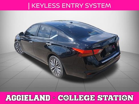 Used 2023 Nissan Altima 2.5 SV image 5