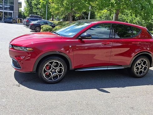 Used 2024 Alfa Romeo Tonale Ti w/ Premium Interior Package AWD/4WD image 4