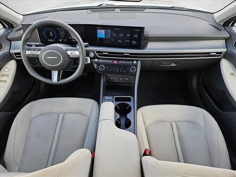 Used 2025 Hyundai Sonata SEL FWD image 16
