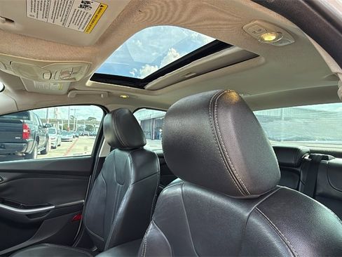 Used 2013 Ford Focus Titanium w/ Titanium Handling Pkg image 15