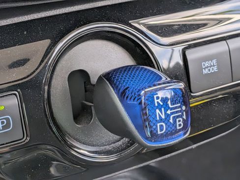 Used 2022 Toyota Prius LE image 11