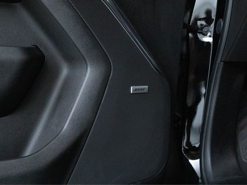 Used 2025 GMC Yukon Denali AWD/4WD image 23