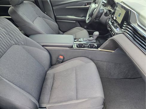 Used 2025 Toyota Camry LE FWD image 14