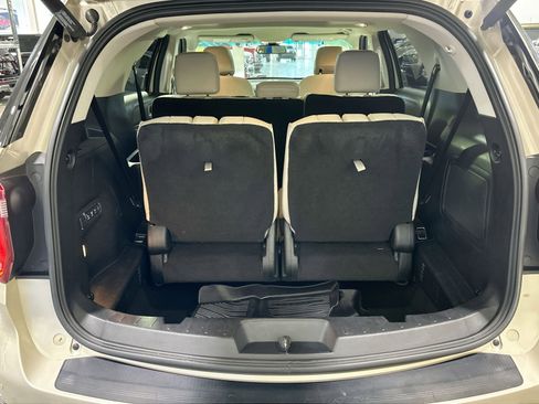 Used 2017 Ford Explorer Platinum image 37