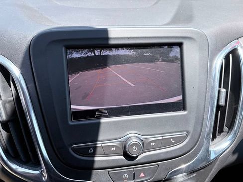 Used 2023 Chevrolet Equinox LT FWD image 18