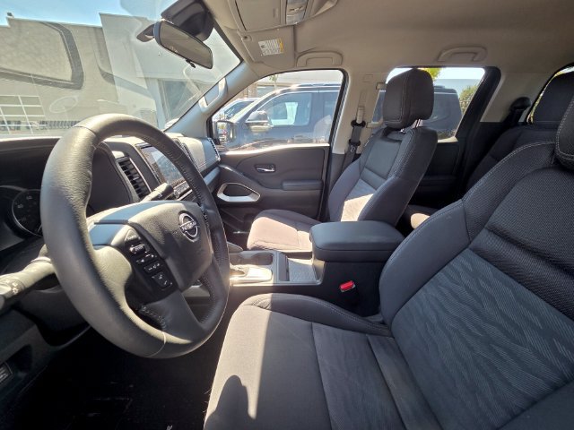 Used 2024 Nissan Frontier SV w/ SV Convenience Package RWD image 7