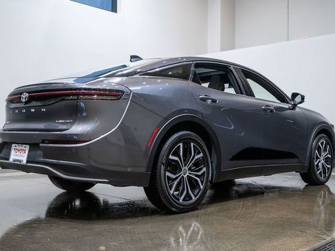 Certified 2024 Toyota Crown Limited image 9