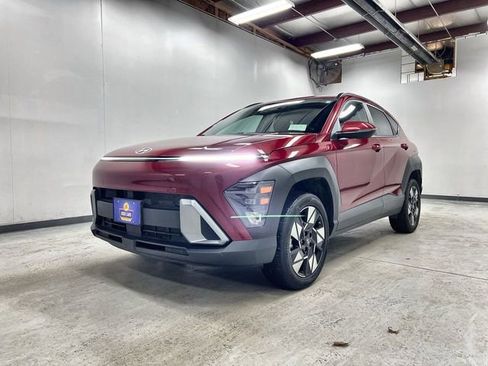 Used 2025 Hyundai Kona SEL image 1