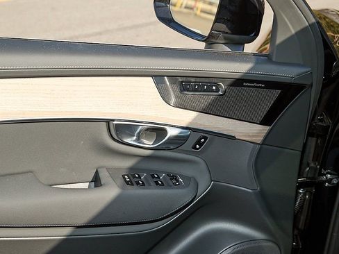 New 2026 Volvo XC90 B6 Plus w/ Protection Package Premier image 11