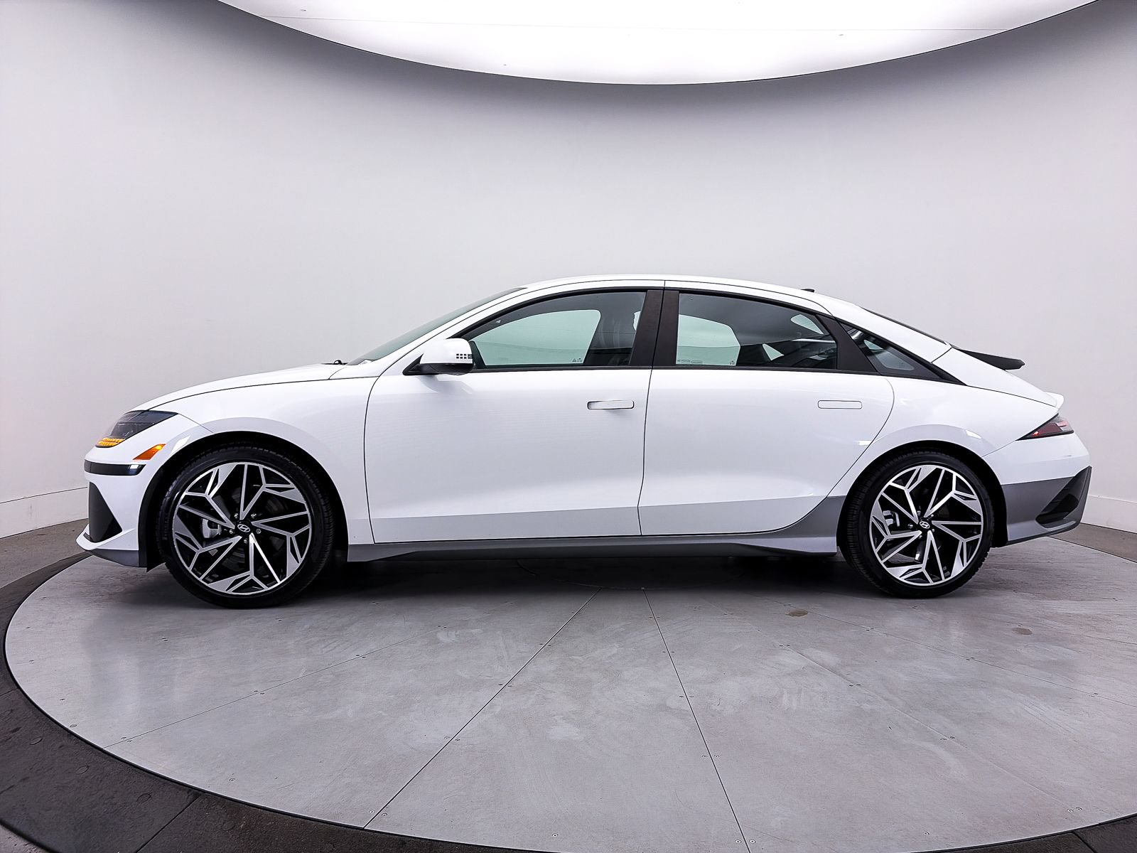Used 2023 Hyundai Ioniq 6 SEL w/ Cargo Package RWD image 39