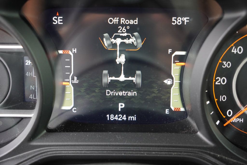 Used 2026 Jeep Gladiator Mojave AWD/4WD image 6