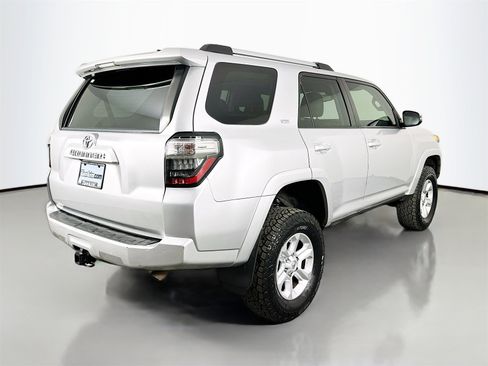 Used 2021 Toyota 4Runner SR5 Premium image 7