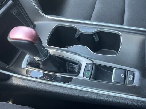 Used 2019 Honda Accord Sport image 19