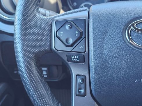 Used 2020 Toyota Tacoma TRD Off-Road w/ Technology Package image 20