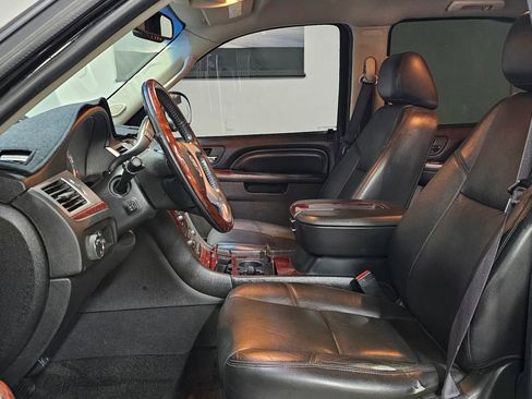 Used 2013 Cadillac Escalade 2WD image 24