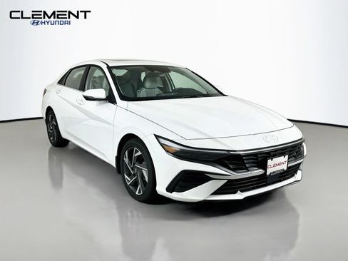 New 2026 Hyundai Elantra Limited FWD image 3
