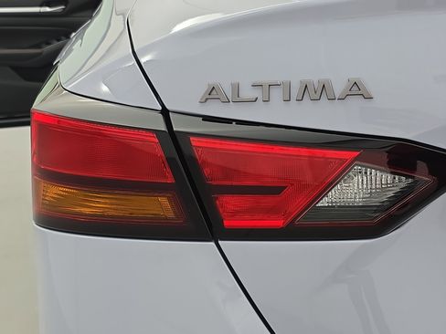 New 2025 Nissan Altima 2.5 SR w/ SR Premium Package image 34