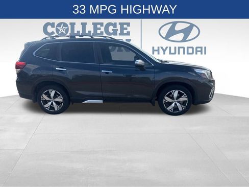Used 2019 Subaru Forester Touring image 6