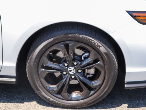 Used 2025 Honda Accord SE image 7