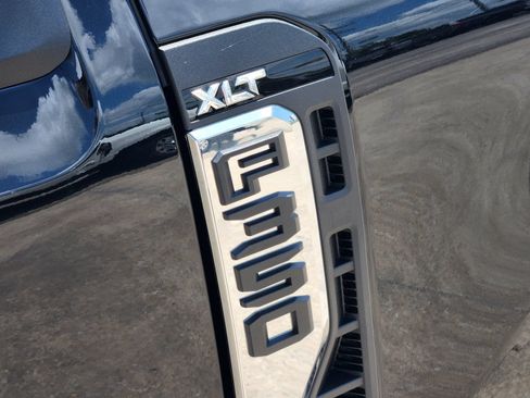 New 2026 Ford F350 XLT w/ XLT Premium Package AWD/4WD image 12