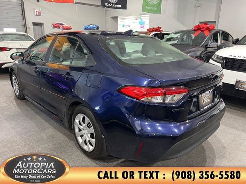 Used 2024 Toyota Corolla LE FWD image 4