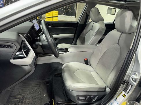 Used 2021 Toyota Camry XLE AWD/4WD image 14