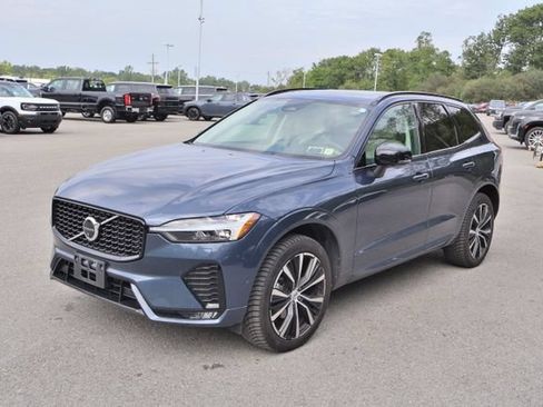 Used 2024 Volvo XC60 B5 Plus w/ Protection Package Premier AWD/4WD image 3