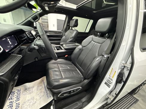 Used 2022 Jeep Wagoneer Series III w/ Premium Group I image 9