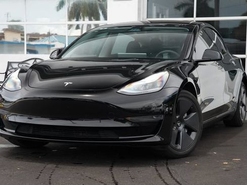 Used 2023 Tesla Model 3 Standard Range RWD image 1