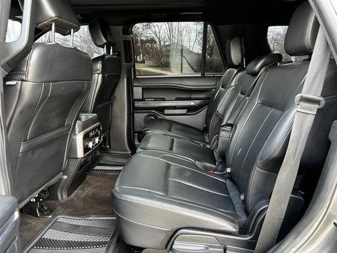 Used 2020 Ford Expedition XLT w/ Equipment Group 202A RWD image 13