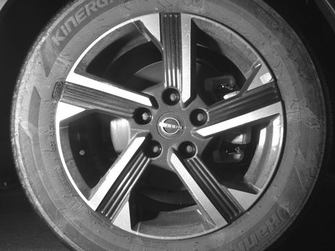 Used 2025 Nissan Sentra SV FWD image 13