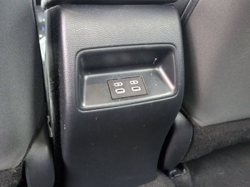 Used 2023 Toyota Corolla LE FWD image 31