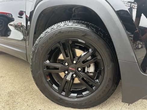 Used 2024 GMC Terrain AT4 AWD/4WD image 4