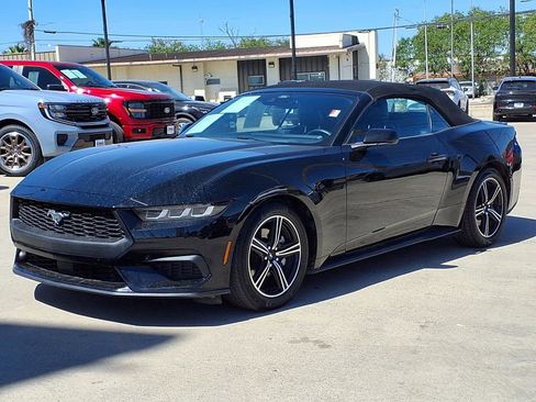 Used 2025 Ford Mustang Premium RWD image 4