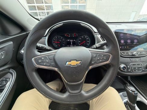Used 2020 Chevrolet Malibu LT FWD image 11